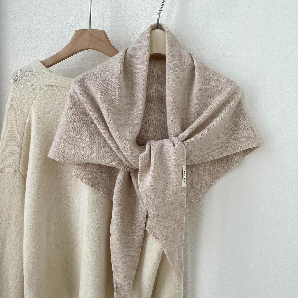 100% Pure Wool Women's Triangle Shawl: Knitted Scarf, Solid Color, High-End and Versatile Neck Warmer