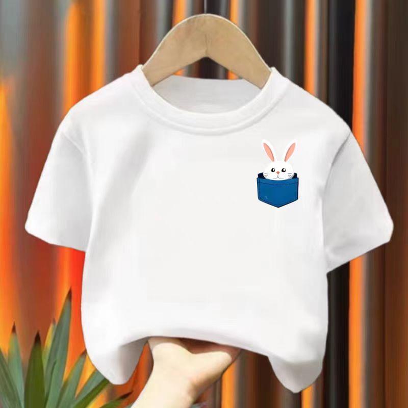 Catpatterned pocketprinted Tshirt suitable for both boys and girls featuring cute and casual cotton shortsleeved shirts
