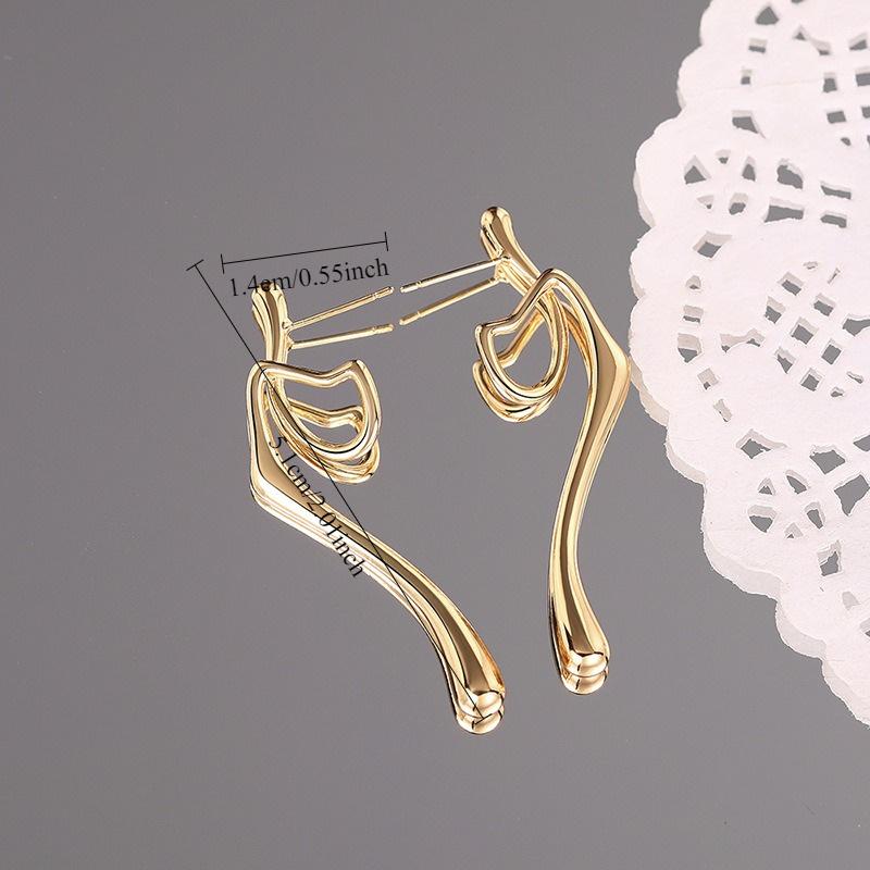 1Pc Fashion Pleated Earrings, Exaggerated Irregular Lines, Fashion Earrings