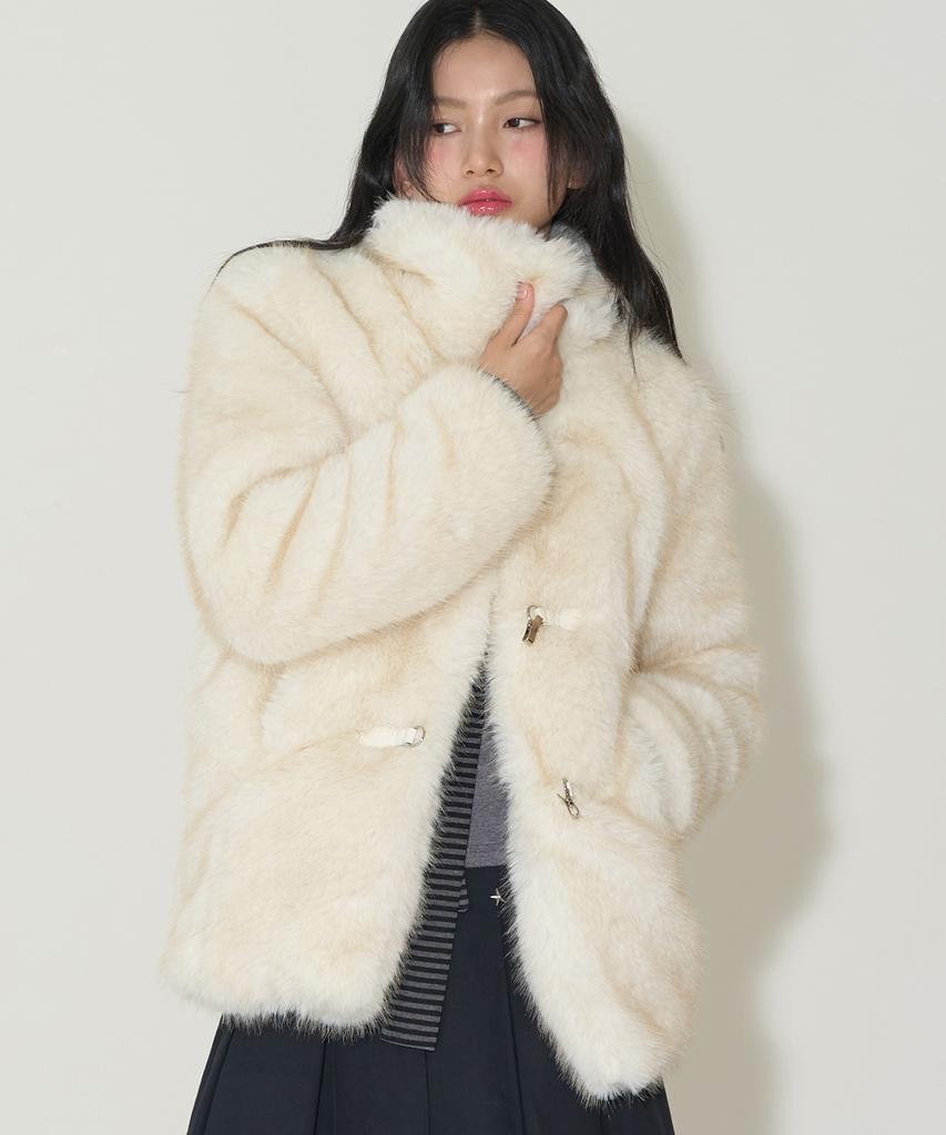 Illigo Shearling Fur Jacket Ivory