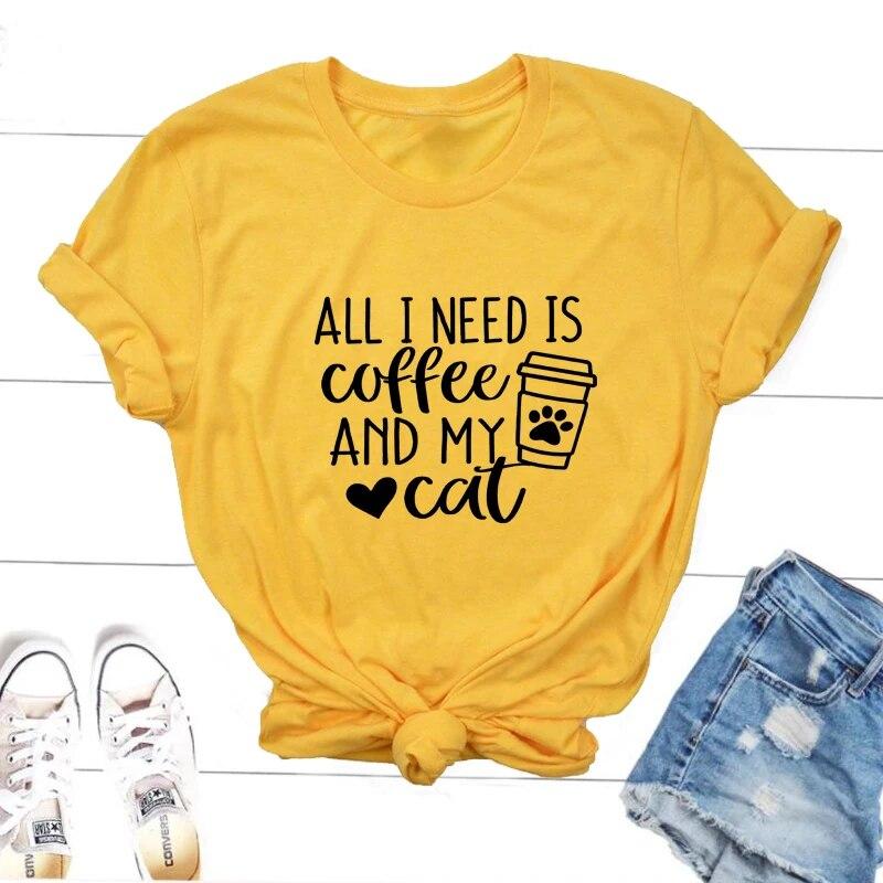 

Футболка All I Need Coffee and My Cat, женская футболка с принтом, повседневная футболка ко Дню матери, футболки с забавным котом, мамой, любителем кофе, женская одежда, унисекс 4XL