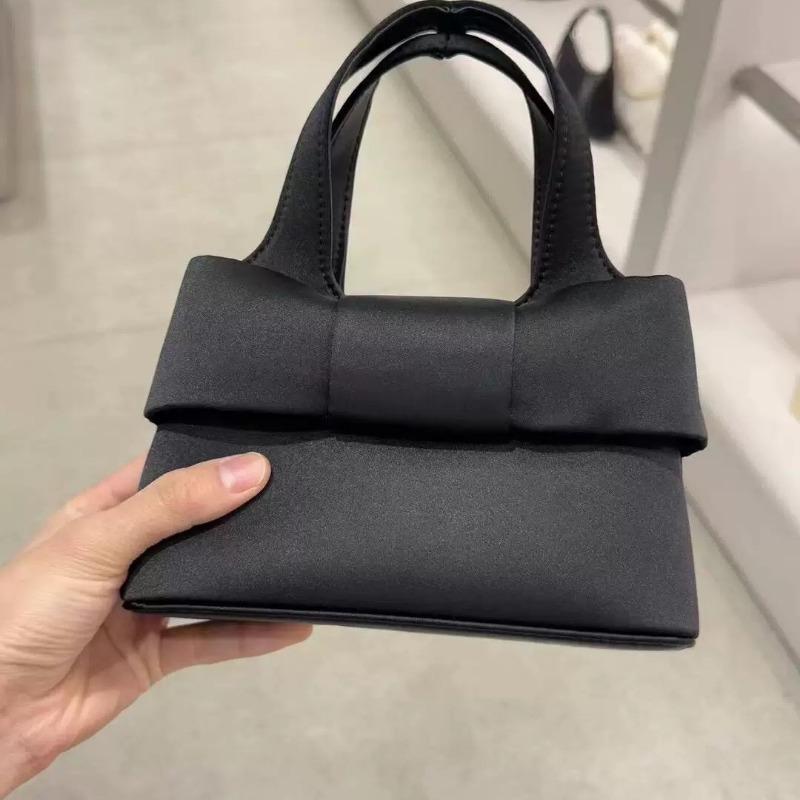The Bow Handbag Is Cute Sweet and Girlish It's A Fashionable and High-quality Crossbody Bag
