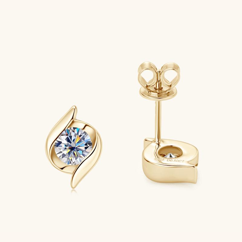 Silvere Glam Fashionable, Light Luxury and High-end Moissanite Ear Studs, a Niche Design for Women, S925 Sterling Silver Earrings