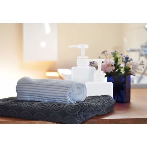 Bestco Netyon Les Shampoo Dispenser, Clear, 280ml, Square Bottle, ND-4334