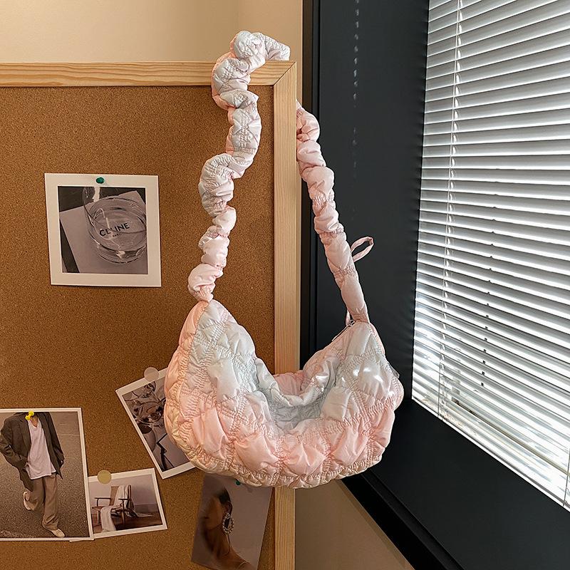 Large capacity dumpling bag spring and summer niche versatile cloud pleated bag women's bag high-end shoulder bag messenger bag