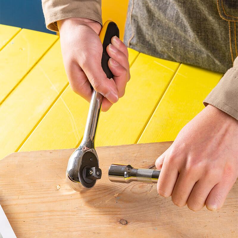 Deli Multi-functional Home & Outdoor Emergency Tool Set