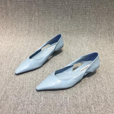 Chaussures minimalistes européennes et américaines pour femmes, nouveau design 2024, talon fin, bouche peu profonde, pointues et creuses, chaussures simples pour femmes
