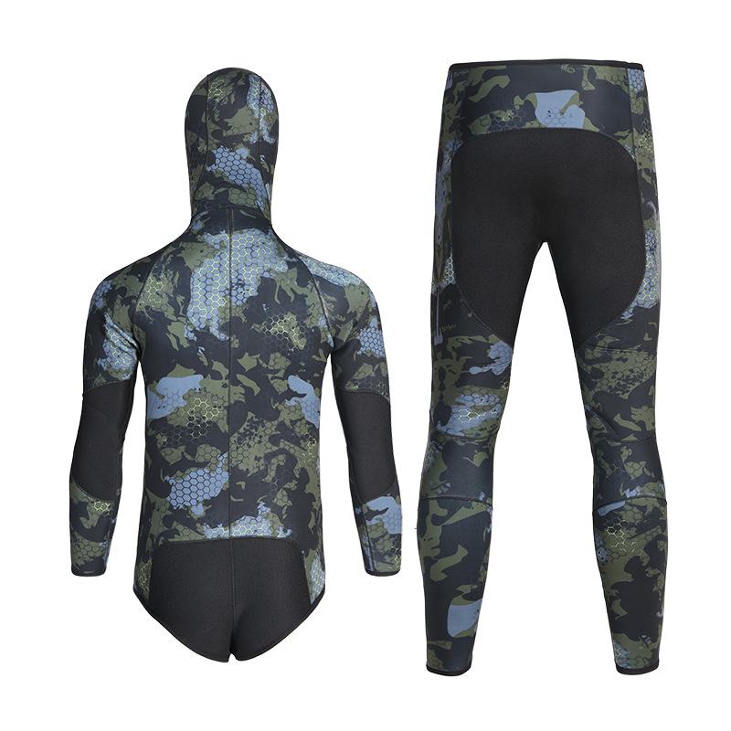 Men's Camouflage 3.5mm Spearfishing Suit - Two-Piece, Thickened, Warm, and Cold-Proof for Winter Diving and Hunting.