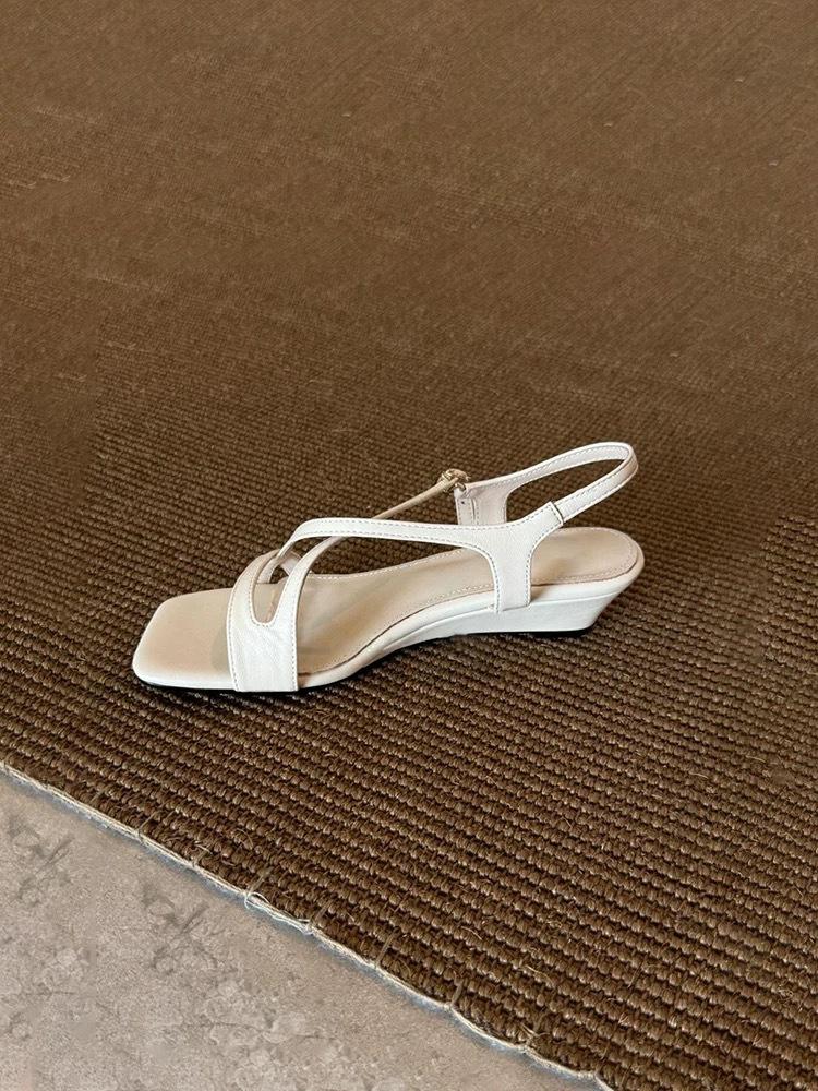 

Cowhide version~ retro niche square head wedge heel one word with open-toed sandals women s 2025 summer versatile Roman sandals 40 белый
