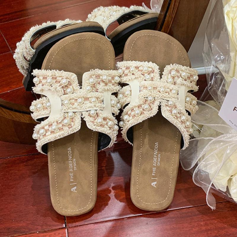 Chic Pearl-Adorned Slippers for Women Perfect for Summer Outing Beach and Holiday Wear 35 белый 1909₽