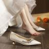 Chaussures à bout pointu à bout peu profond strassées talons hauts stilettos pour femmes chaussures de mariée ne sont pas fatiguantes