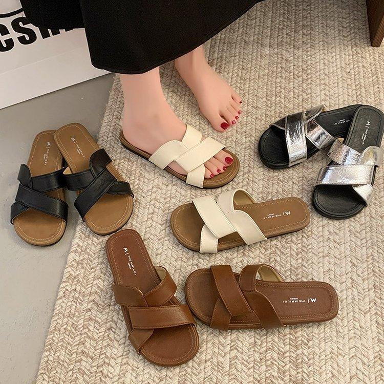 Premium Soft-soled Crossed Slippers Women's Summer 2025 New Outside Cool Slippers Women's Seaside Beach Shoes Women's