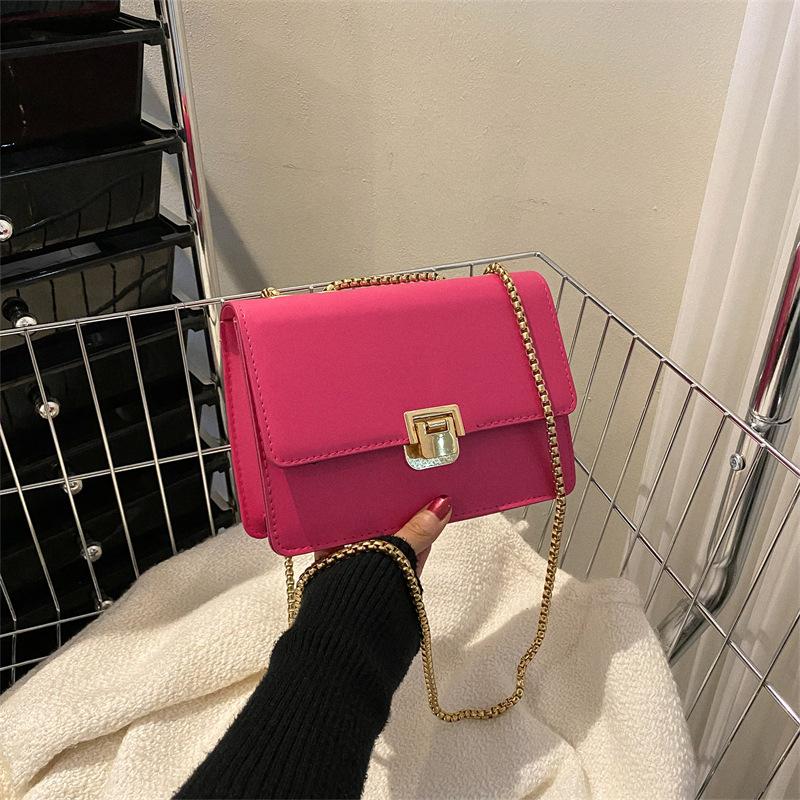 2025 New Fashionable Solid Color Chain Bag Texture Casual Armpit Bag Autumn and Winter Retro Foreign Style Lock Small Square Bag