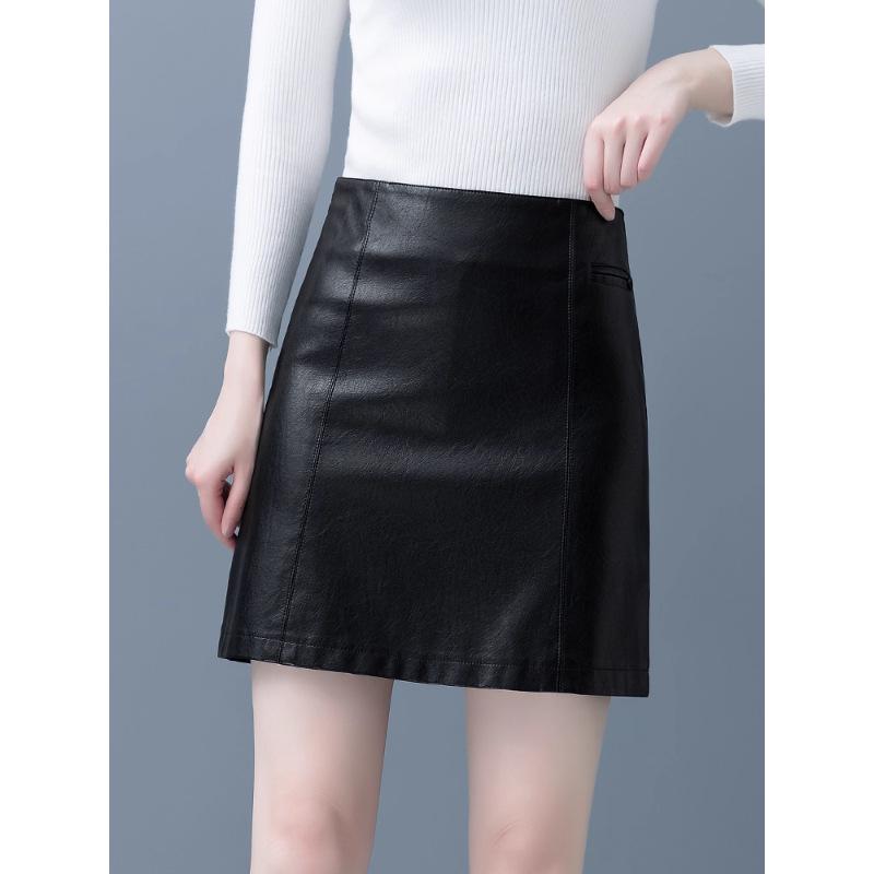 2025 New Coffee-Colored Women's Petite Leather Half-Skirt – Autumn/Winter Slimming Hip-Hugging Short Skirt for Commuting
