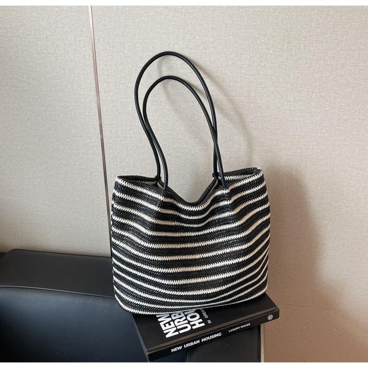Large Capacity Striped Straw Bag Women's Bag 2025 New Seaside Vacation Wind Woven Tote Bag Casual Shoulder Bag Tide