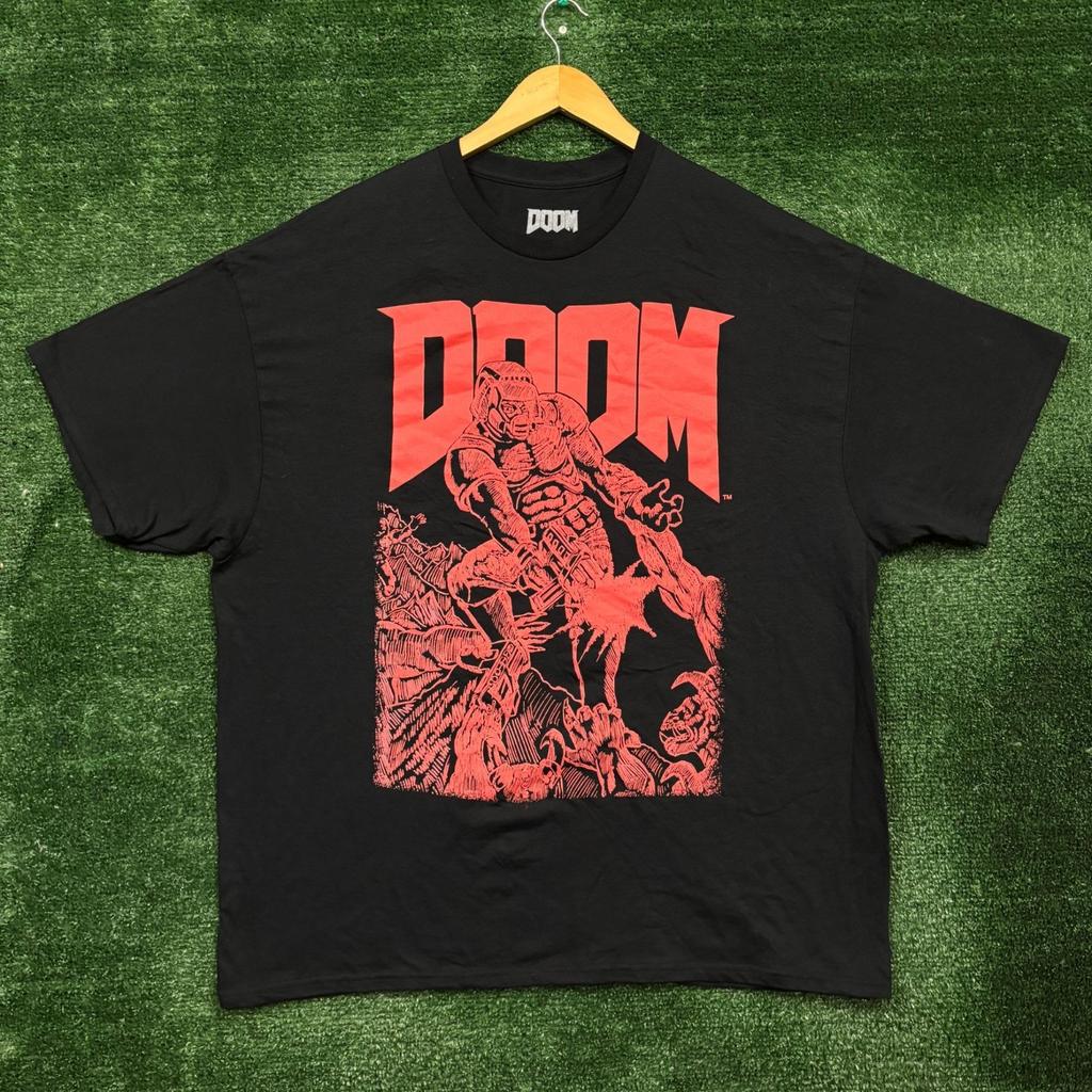 Doom First Person Shooter Video Game Cover T-Shirt Size 2XL