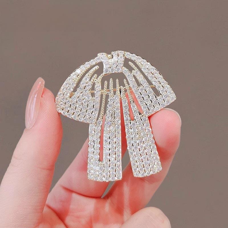 Big Bow Brooch High-End Femininity Versatile Diamond Corsage Niche Design Pin Suit Accessories