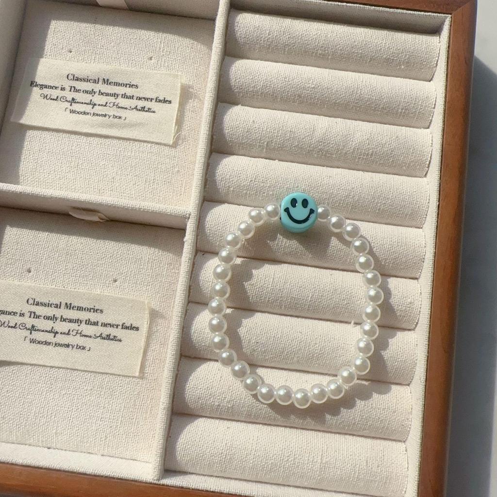 Korean-Style Acrylic Smile Face Pearl Bracelet for Women - Creative Handmade Elastic Beaded Jewelry