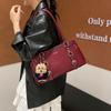 Retro Niche Underarm Tote: 2025 Autumn/Winter Korean Fashion, Versatile Large-Capacity Handbag