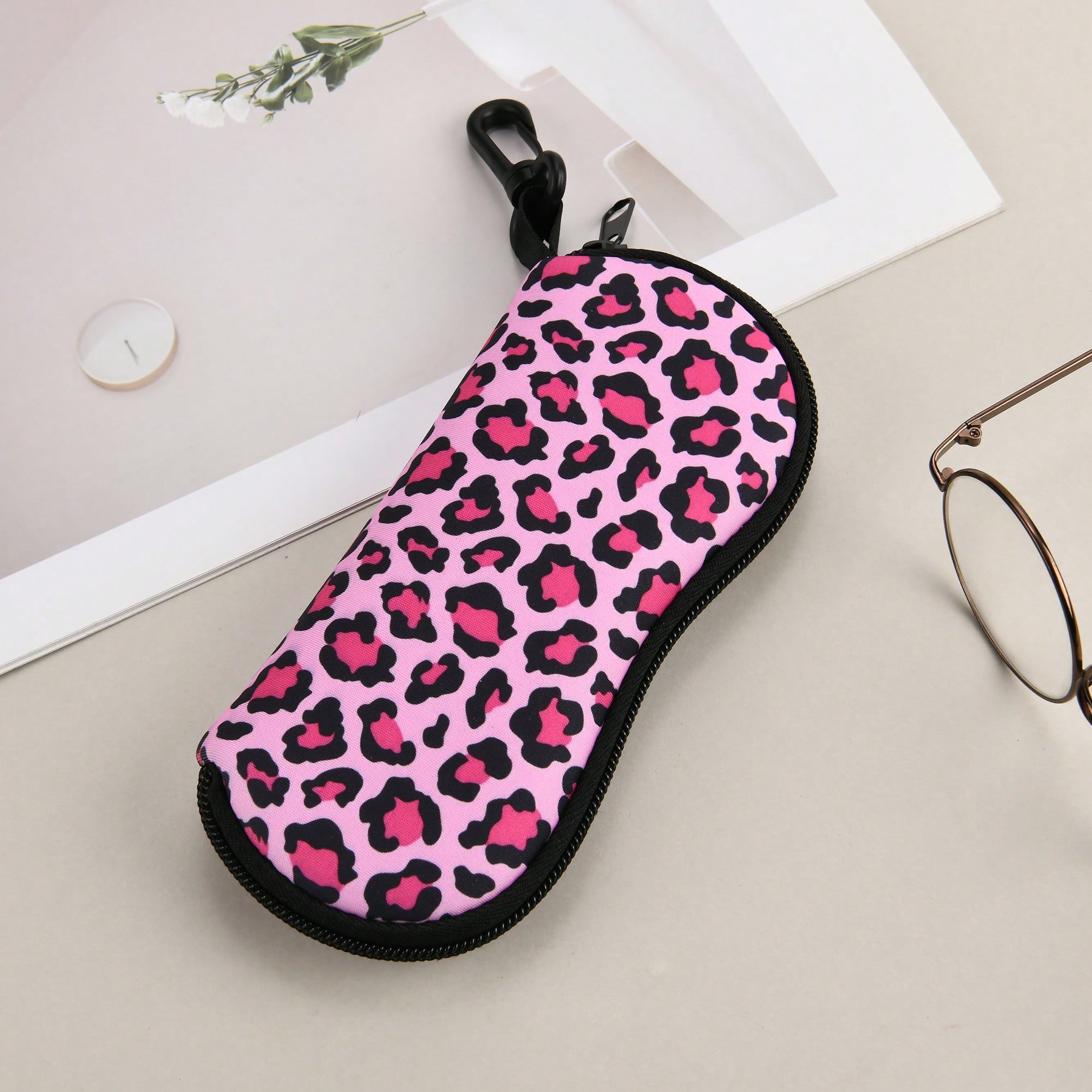 

1pc Fashionable Leopard Print Design Zipper Eyeglass Case - Lightweight, Waterproof Chloroprene Rubber, Multipurpose Storage