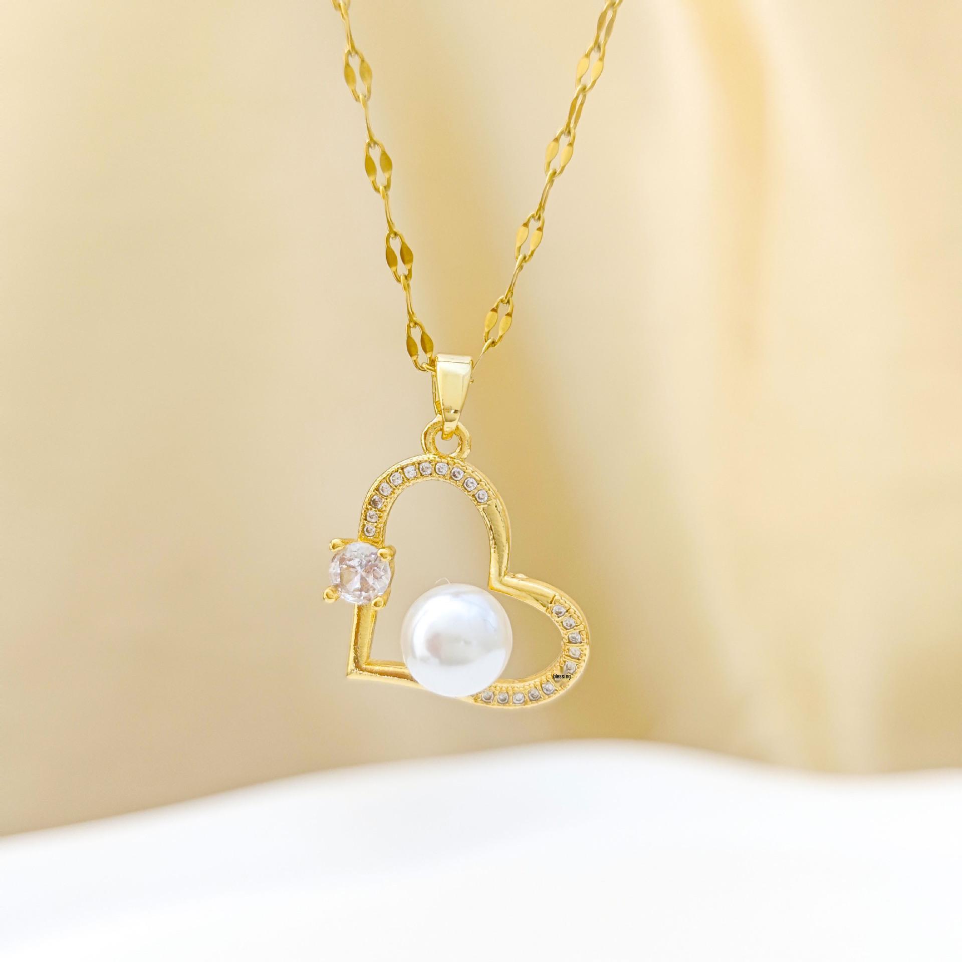 Elegant Heart Necklace with Zircon Pearl Pendant - Women s Fashionable and Versatile Clavicle Chain