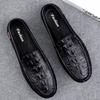 Fashion Crocodile Pattern Mens Loafers Genuine Leather Casual Shoes Men Slip-On Shoes Lightweight Man Driving Flat Fashion New Mocasines