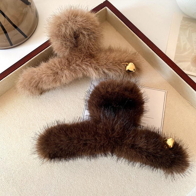 Extra Large Faux Mink Plush Hair Clip: Elegant Autumn/Winter Versatile Shark Claw for Hair