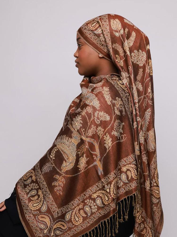 

2025 Winter Pashmina Scarf for Women Luxury Lady Poncho Elegant Windproof Scarf Soft Autumn Traveling Cape Shawl Winter Hijab