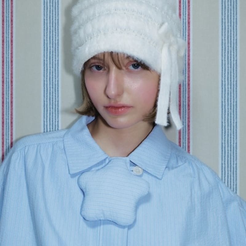 

poesiedame MELLOW BOW BEANIE IN CREAM CREAM