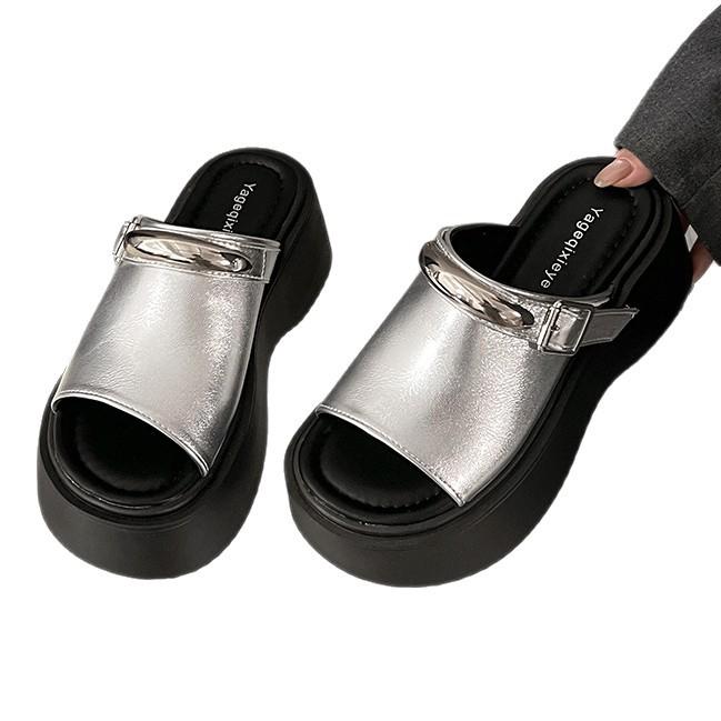 Small thick-bottomed cool slippers for women's outer wear 2025 summer new high-end metal buckle light bottom high-heeled sandals for women