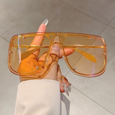 Lunettes de Soleil Vintage Surdimensionnées Femmes Pour Hommes Marque de Luxe Designer Lunettes de Soleil Populaires Masque d'Extérieur Rivets Punk Grande Monture Lunettes
