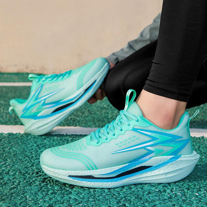 Running Shoes Men Lightweight Air Mesh Anti-slip Wear-resistant Casual Shoes Men Comfortable Lace-up Sports Shoes Men