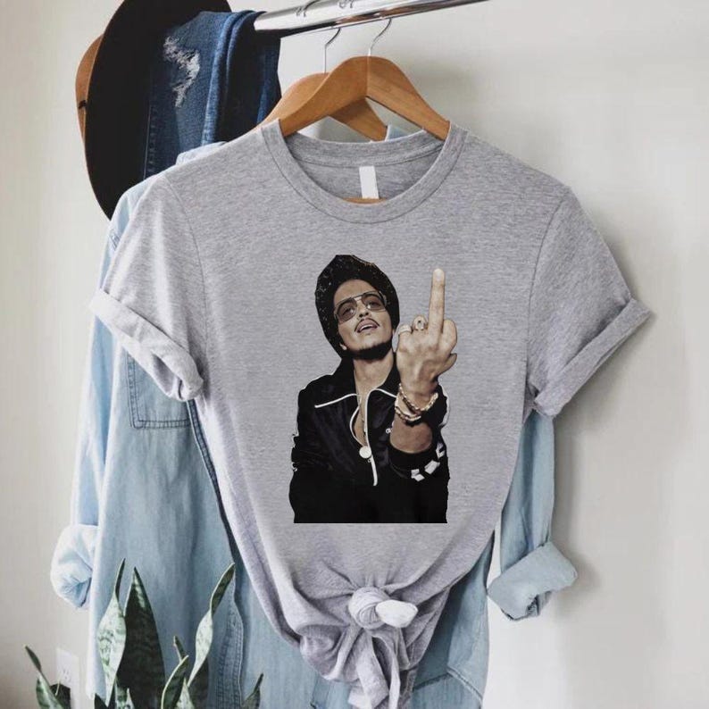 Bruno Mars Graphic T-shirt, Bruno Mars Middle Finger T-shirt, The Romantic Tour T-shirt 2026 Unisex Concert Tee, Fan Gift, Bruno Merch Style