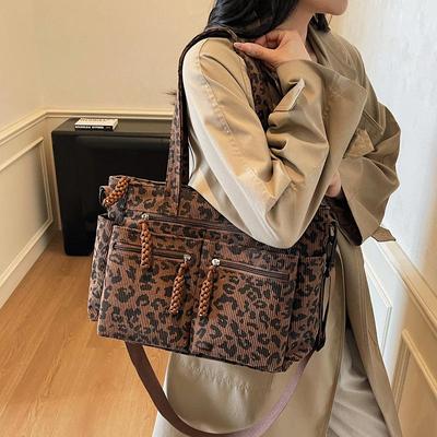 Vielseitige Tragetasche mit Leopardenmuster und großer Kapazität - Damenmode Schulter- und Umhängetasche Mami-Handtasche