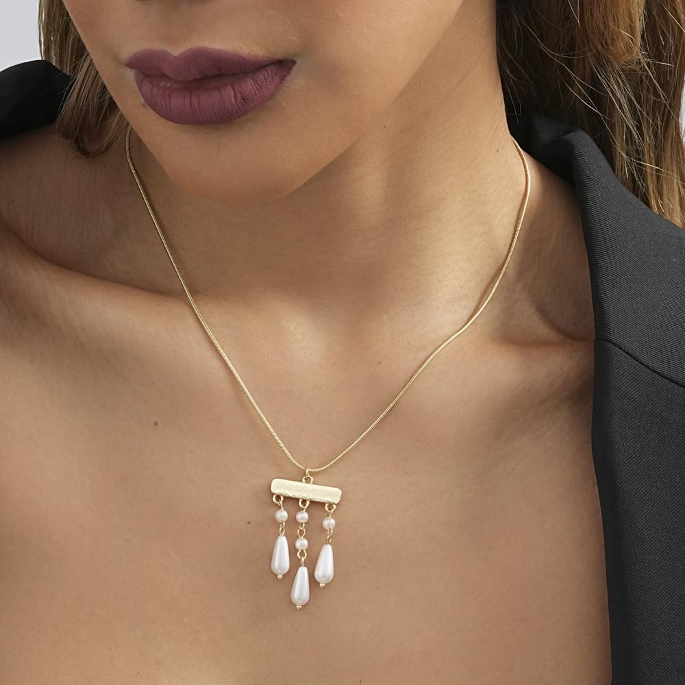 Stylish Geometric Alloy Necklace Featuring Trendy Pearl Pendant And Chic Tassels