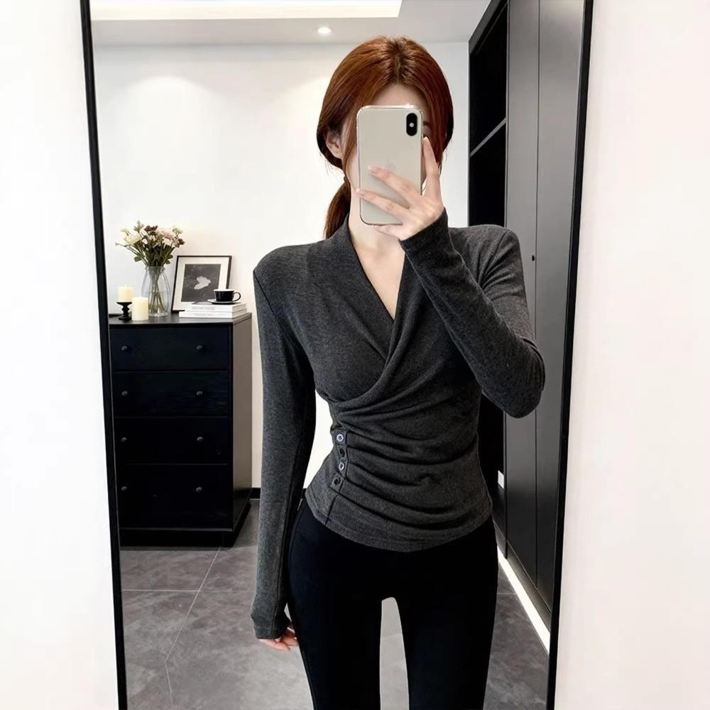 

Korean Chic Cross V-Neck Pleated Long Sleeve T-Shirt for Women, Slim Fit, Elegant Waist-Cinched Autumn/Winter Top. Medium темно-серого