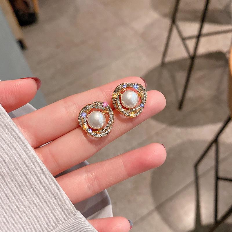 Korean Luxury Mermaid Pearl Earrings: Elegant, High-End, and Versatile Statement Ear Buckles