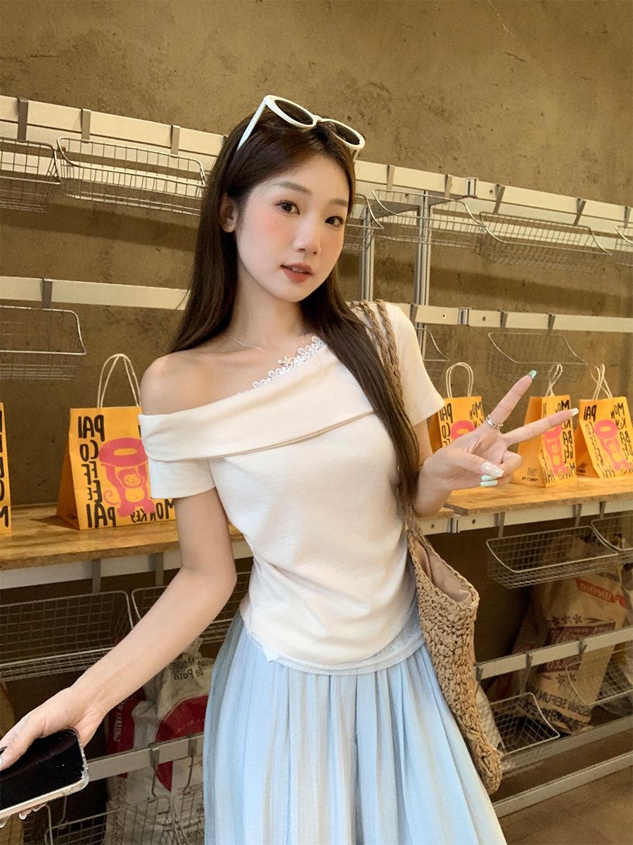 

French lace splicing diagonal neck off-the-shoulder short-sleeved T-shirt women s summer new fake two-piece pleated thin temperament top S абрикосовый