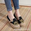 Spring and Autumn middle-aged mother shoes non-slip and lightweight old Beijing cloth shoes linen one-pedal flat-soled embroidered single shoes