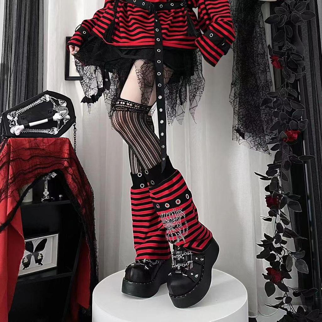 Vyšívaný černý a červený pruhovaný punkový top s odhalenými rameny - Dlouhý rukáv