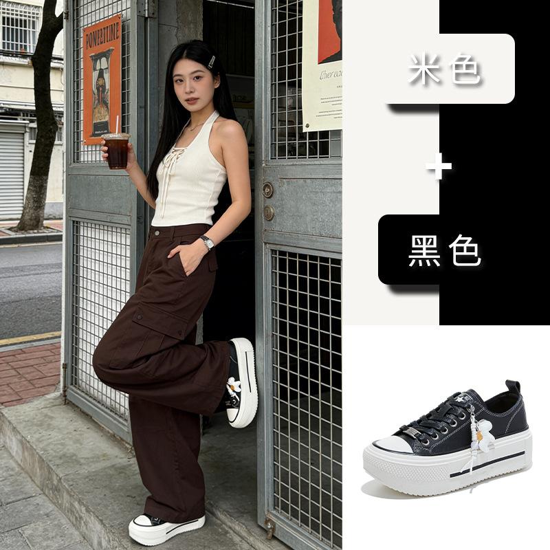Erste Schicht Rindsleder kleine weiße Schuhe Damen Frühling Neu dicke Sohle Höhenerhöhung Plateau-Schuhe vielseitige Sportschuhe lässige Damenschuhe Trend