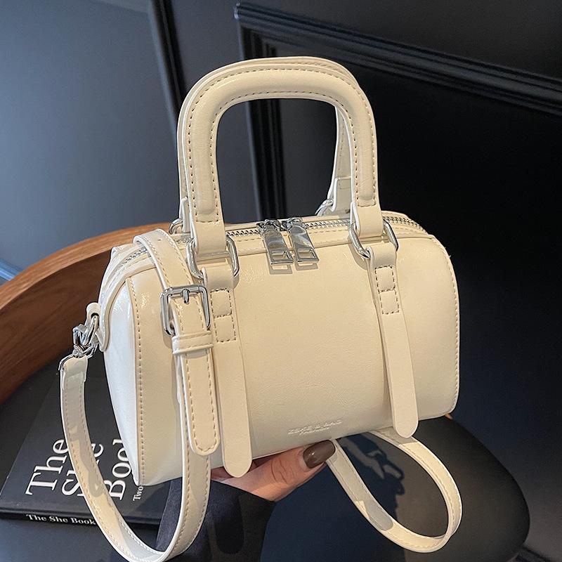 New Products Are Fashionable, Simple and High-end Portable Pillows, Boston Bags, Niche Commuting Versatile Casual Messenger Women's Bags