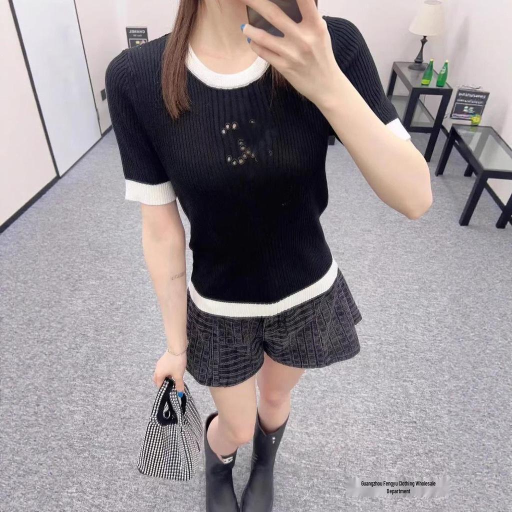 CH Minimalistický podzimní pletený top s logem Double C a dutou žakárovou vazbou