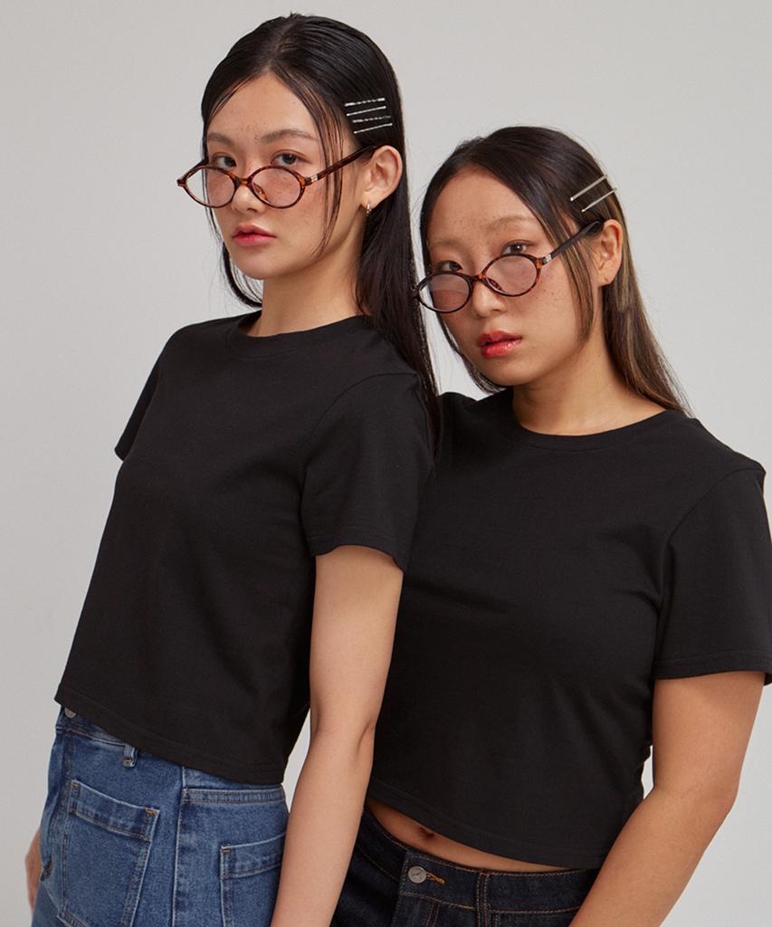 SALON DE YOHN Basic Short Sleeve Crop T_ Black