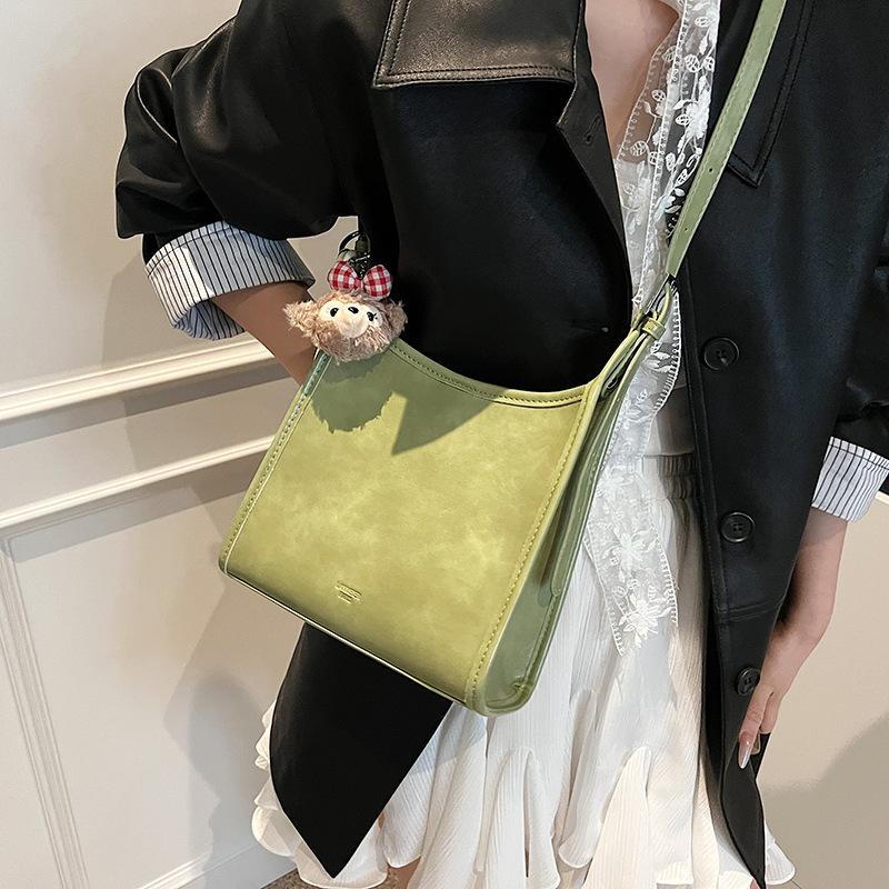 Premium feeling hand carrying bucket bag women's Korean version fashion versatile shoulder bag 2025 spring and summer new simple casual women's bag