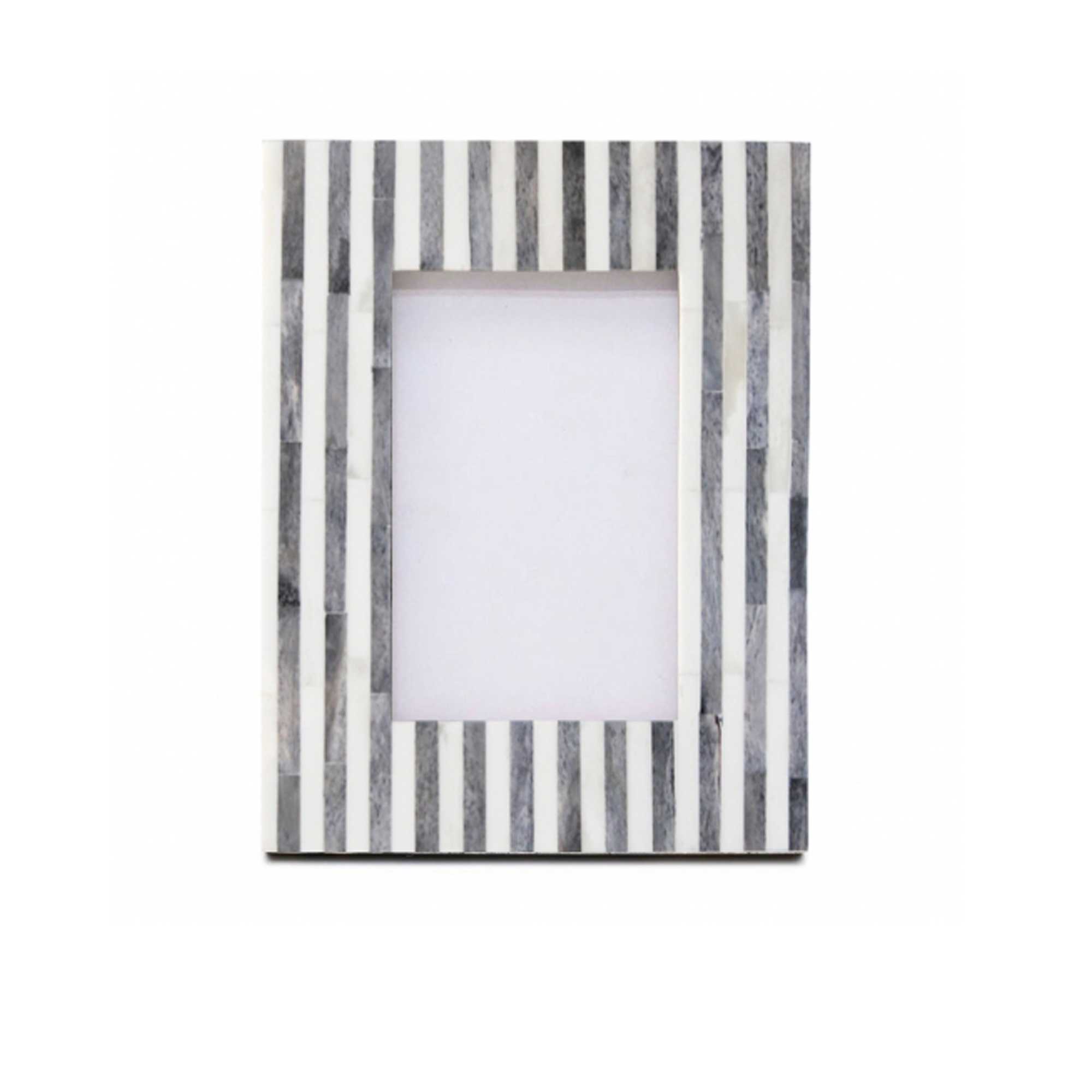 Black & White Bone Inlay Photo Frame – Handmade Striped Design Home Decor 6 x 4 (h x l x w) approx.