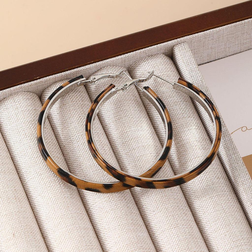 Exquisite Autumn/Winter Leopard Print Large Hoop Earrings, Retro Leather Design