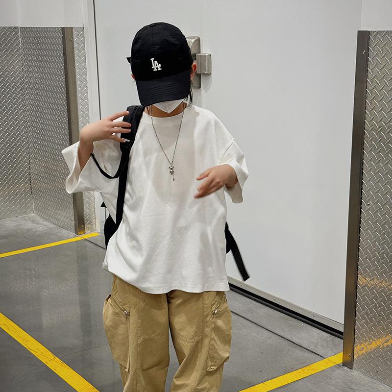 

Футболка свободного кроя с круглым вырезом и короткими рукавами Baoduo для мальчиков — тренд весны/лета 2024 года в корейском стиле 110 cm белый