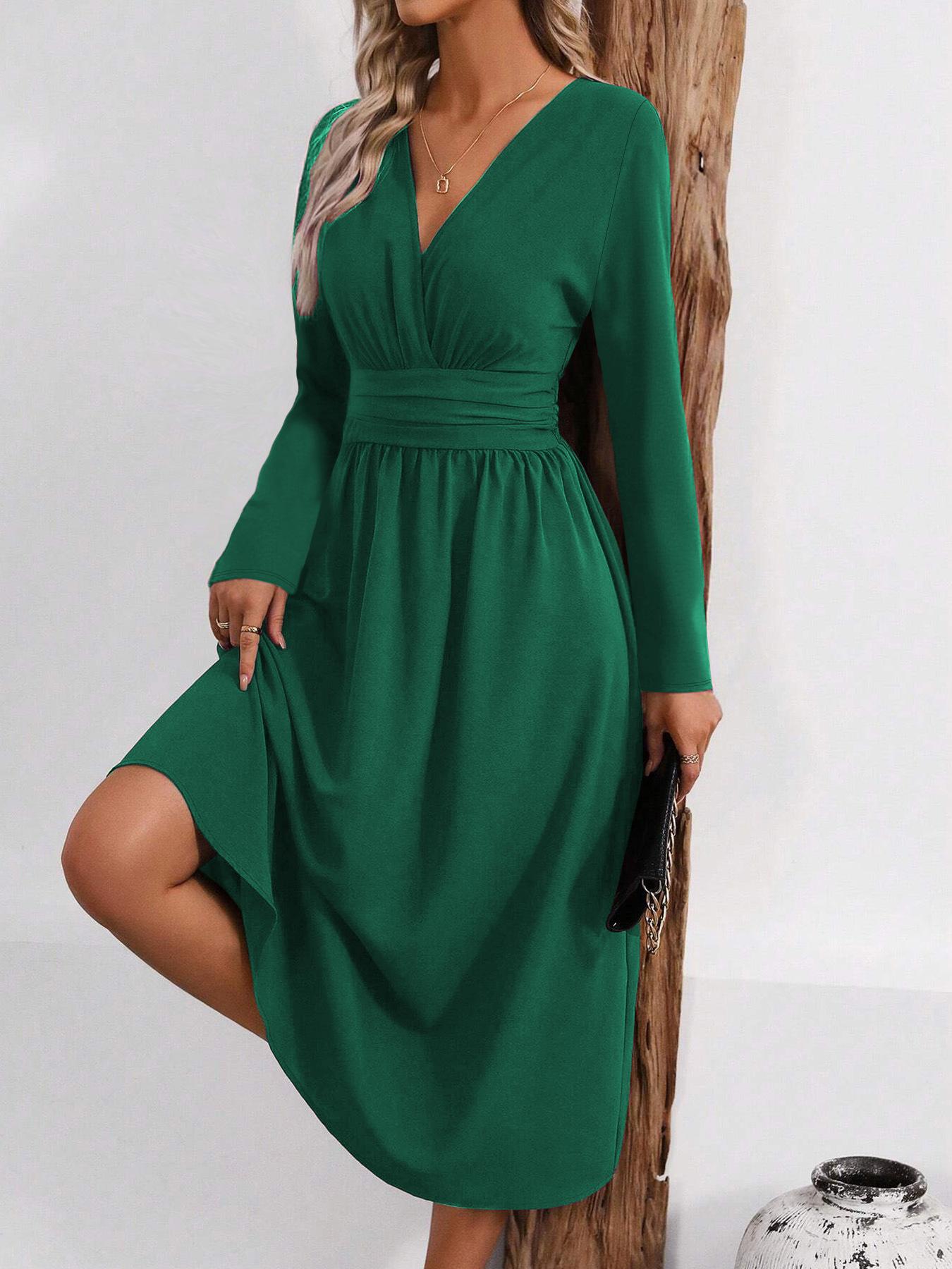 

Черное платье с V-образным вырезом, длинными рукавами и расклешенным подолом, с поясом на талии, доступно в винно-красном, темно-синем, сливовом, зеленом цветах XXL зелёный