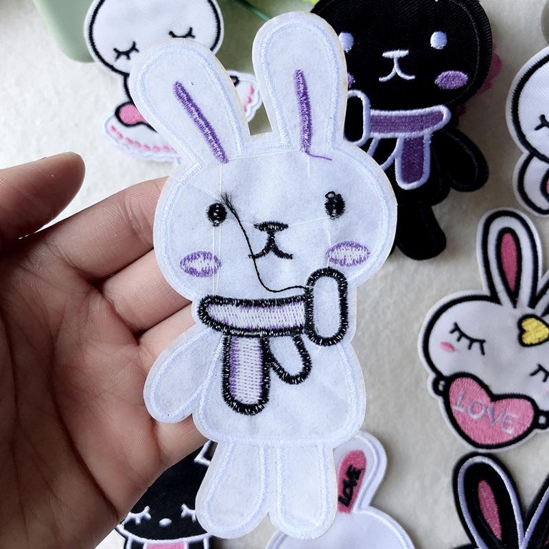 Søt tegneseriekanin borrelås stoffmerke for veskedekorasjon